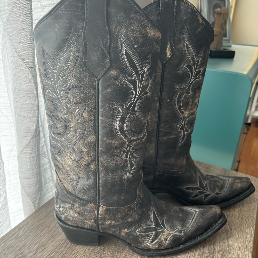Ariat Black and Brown Heeled Boots